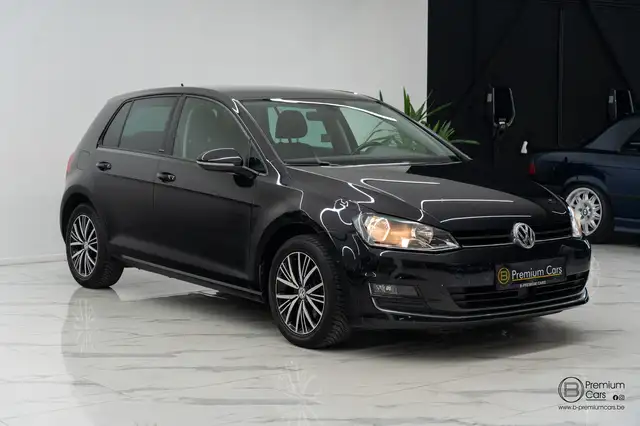 Volkswagen Golf view 5