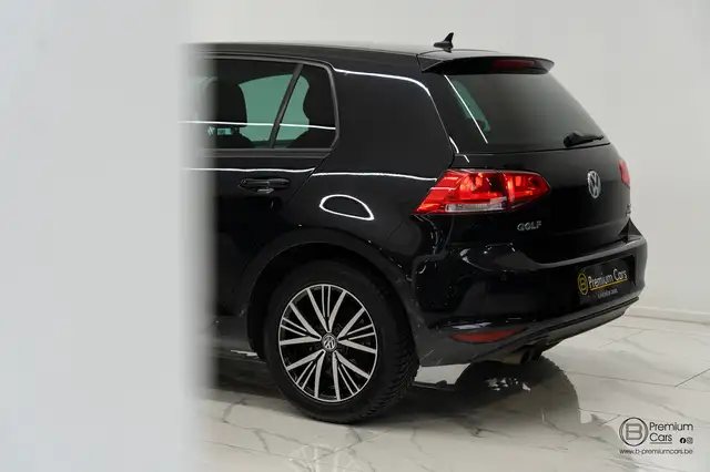 Volkswagen Golf view 11
