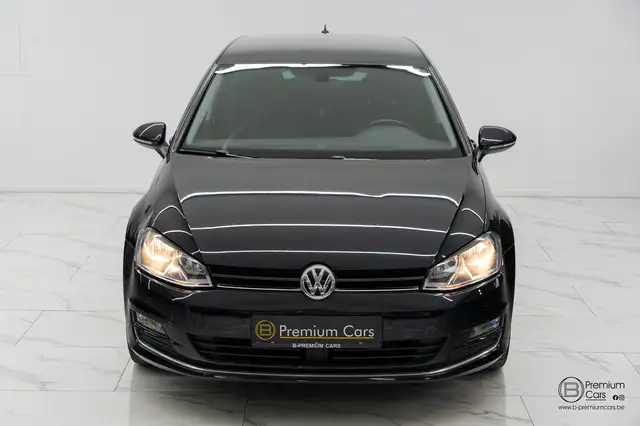 Volkswagen Golf view 4