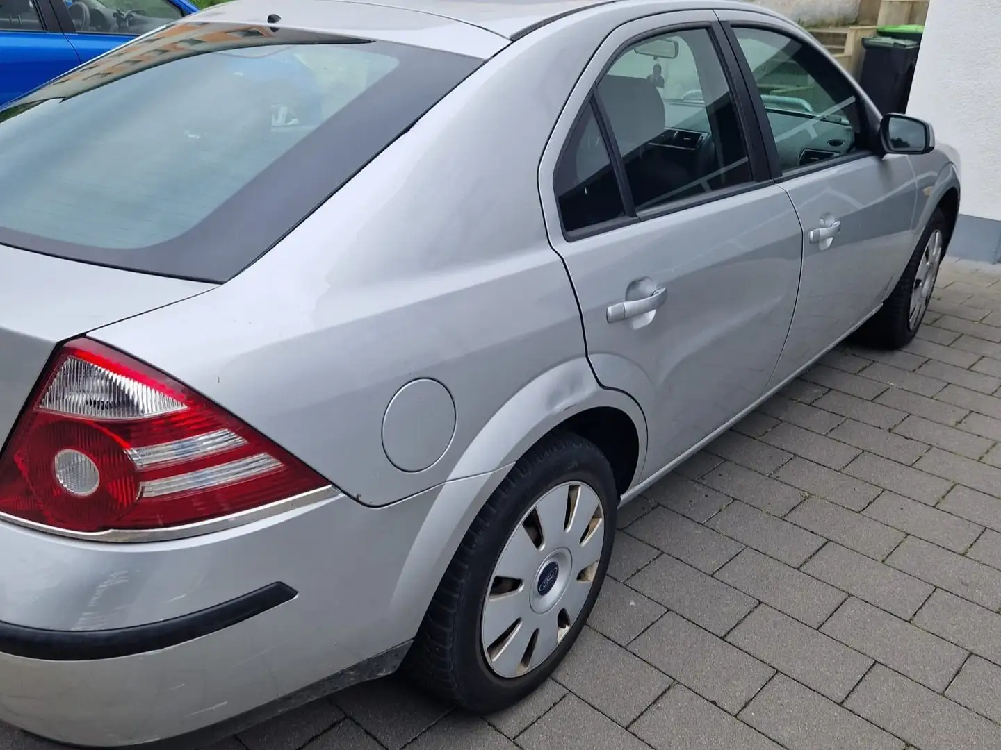 Ford Mondeo 1.8 Trend Argent - 1