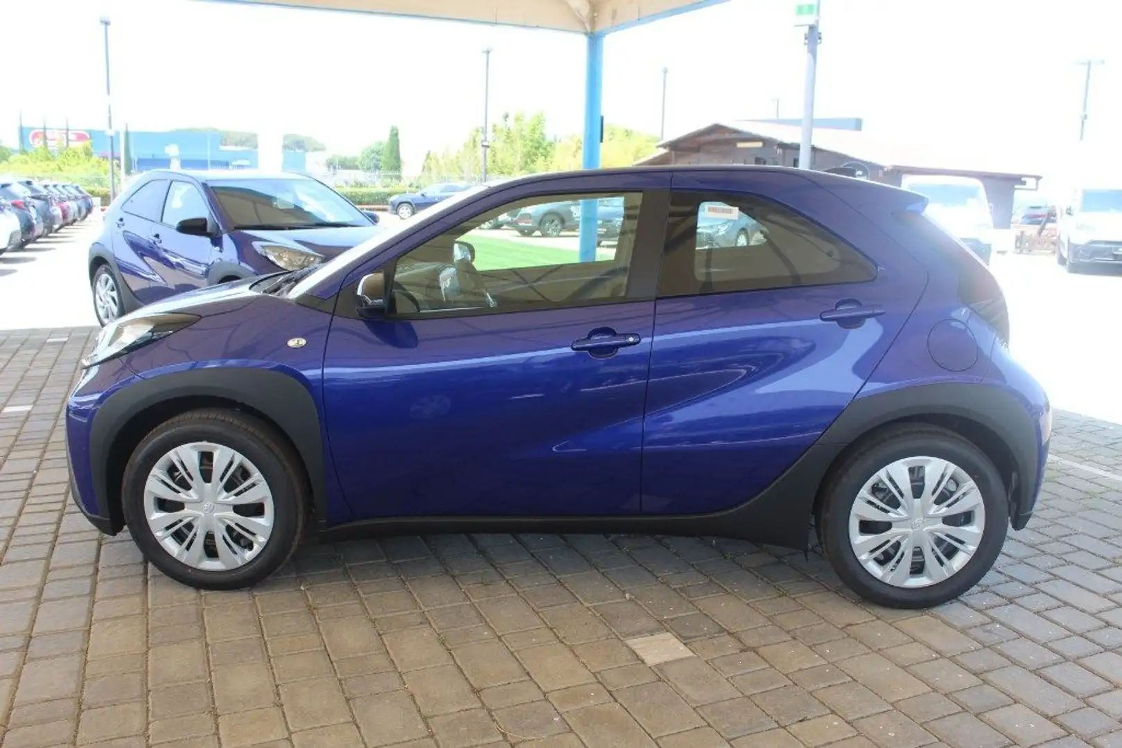 Toyota Aygo X 1.0 VVT-i 72 CV 5 porte Active Blu/Azzurro - 2