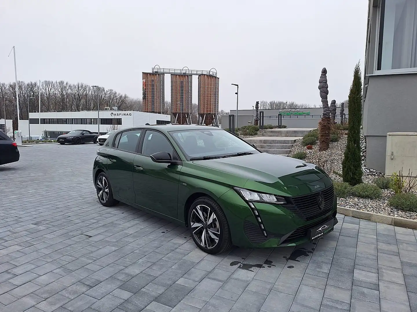 Peugeot 308 Hybrid 180 e-EAT8 Active Pack **8-Fach Bereift** Verde - 1