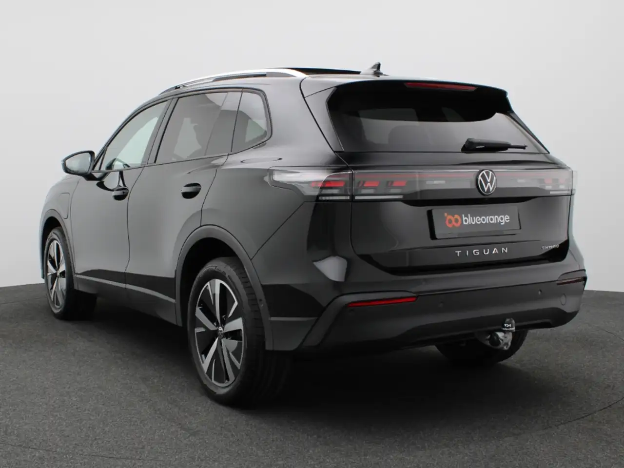 Volkswagen Tiguan 1.5 TSI eHybrid 150 kW Life AHK Panodach 4