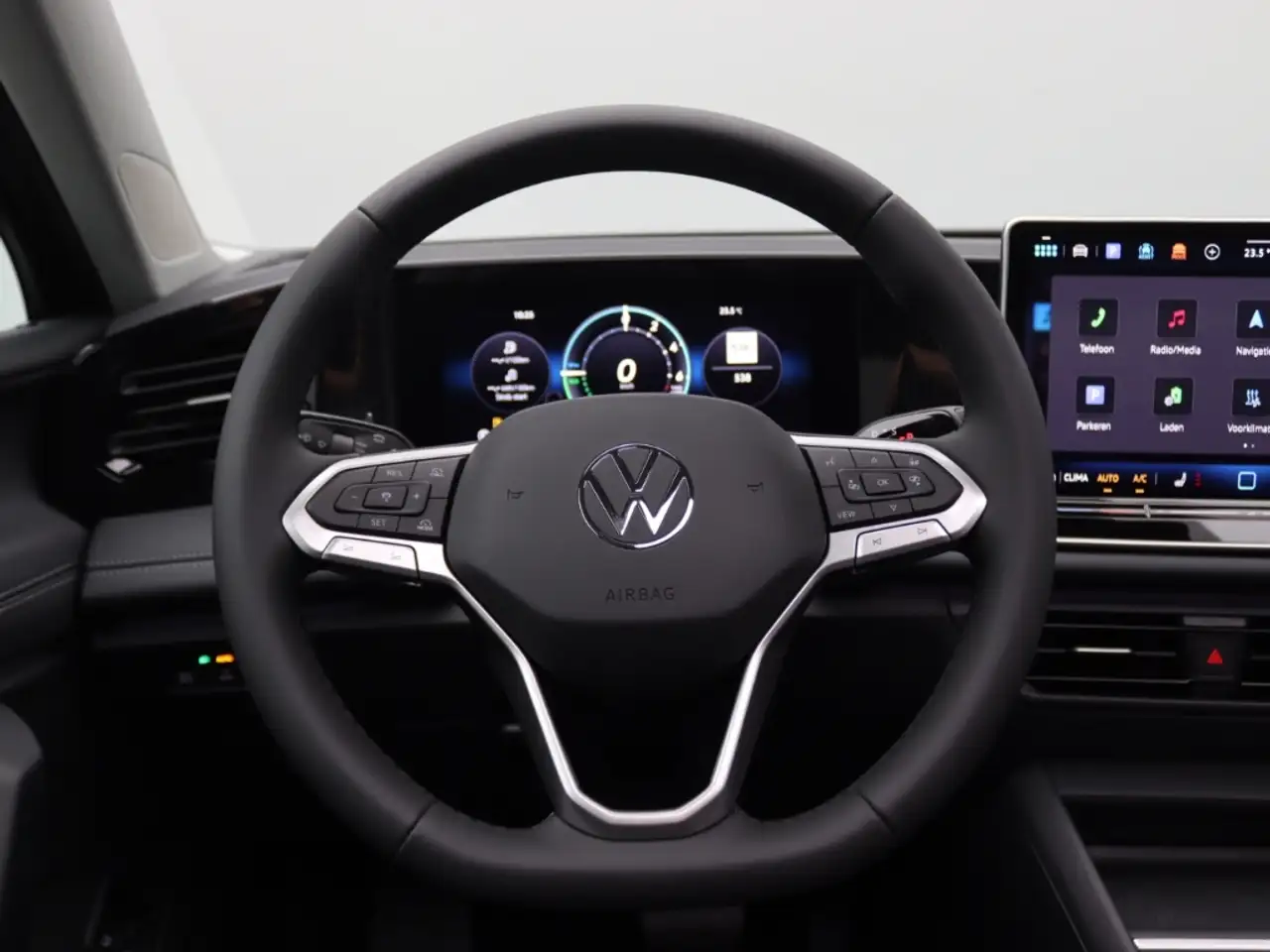 Volkswagen Tiguan 1.5 TSI eHybrid 150 kW Life AHK Panodach 15