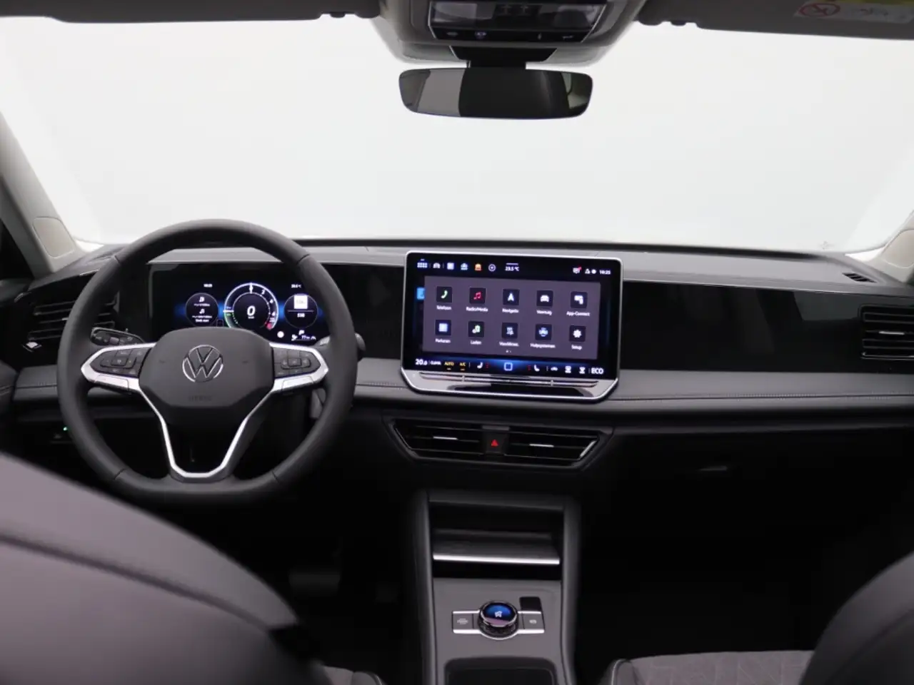 Volkswagen Tiguan 1.5 TSI eHybrid 150 kW Life AHK Panodach 14