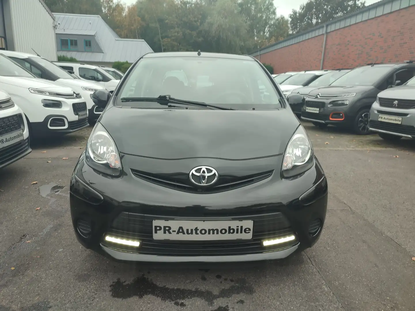 Toyota Aygo 1,0 Klimaanlage/Ganzjahresreifen/ZV mit FB Schwarz - 2