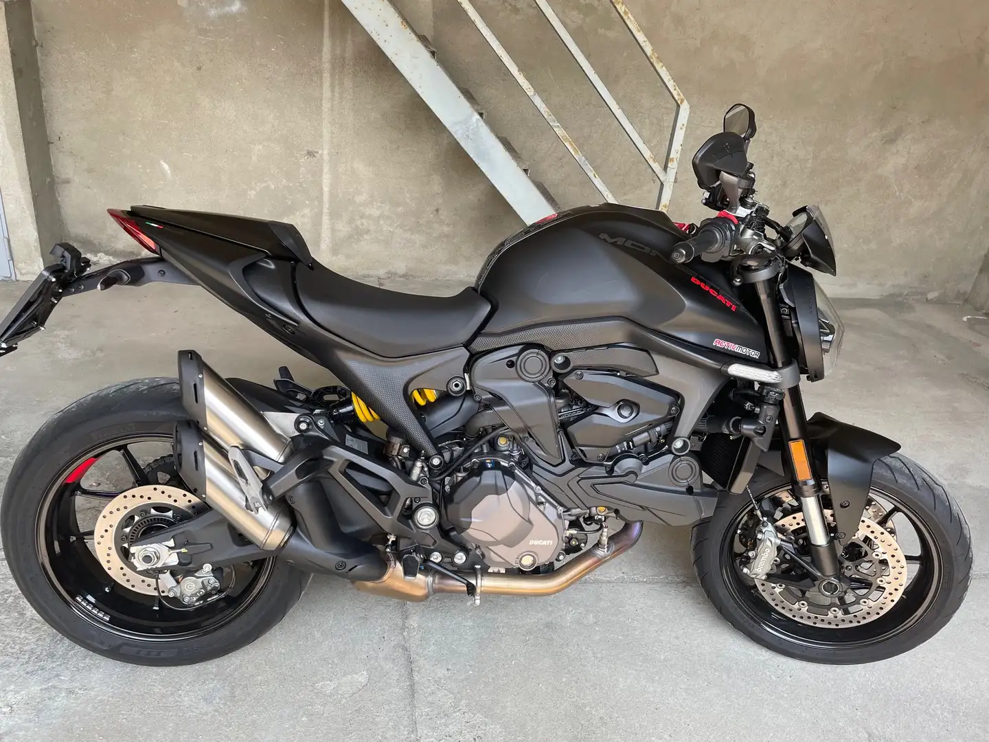 Ducati Monster 937 plus - 1