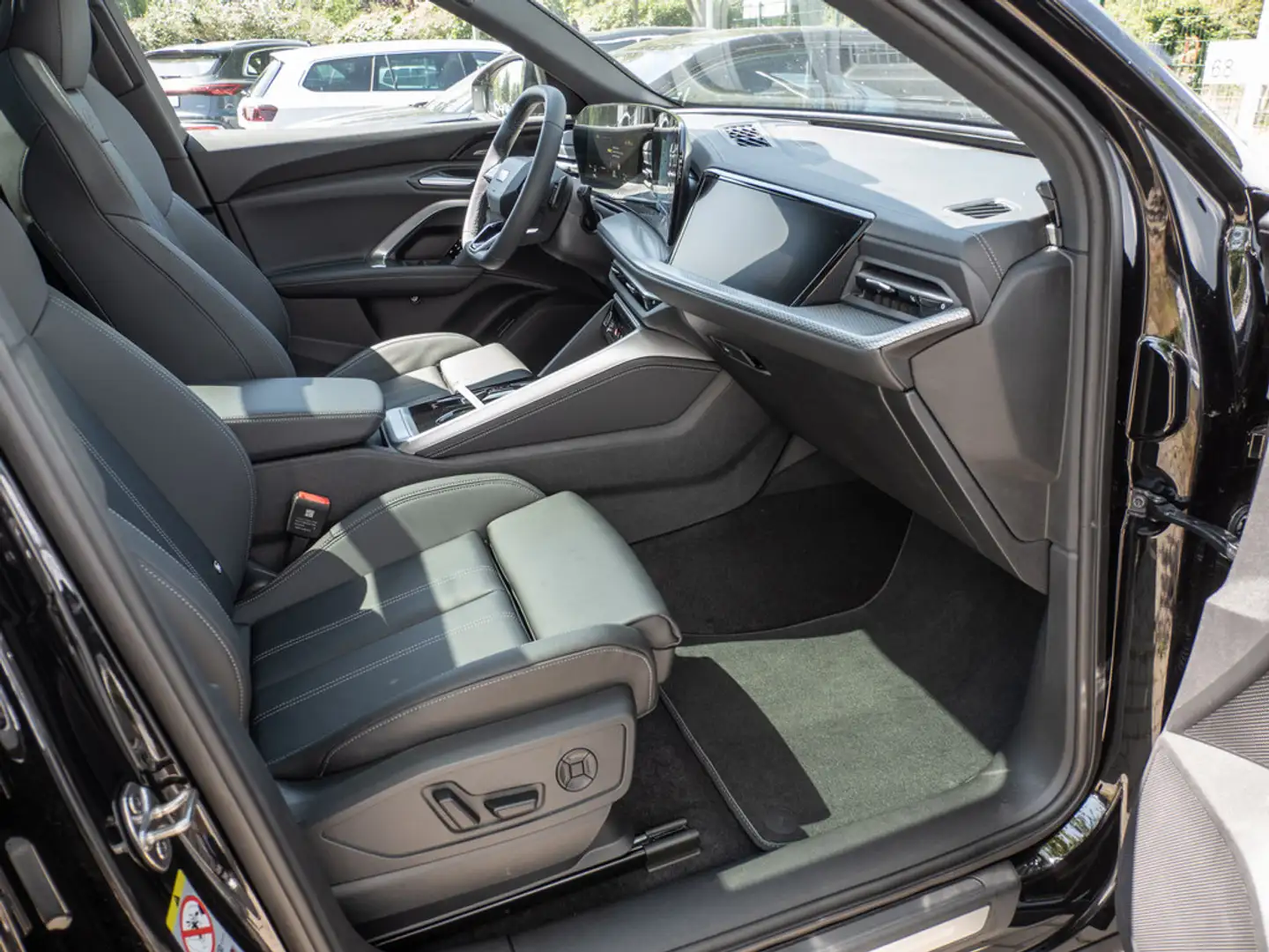 Audi Q5 SUV TDI quattro Schwarz - 2