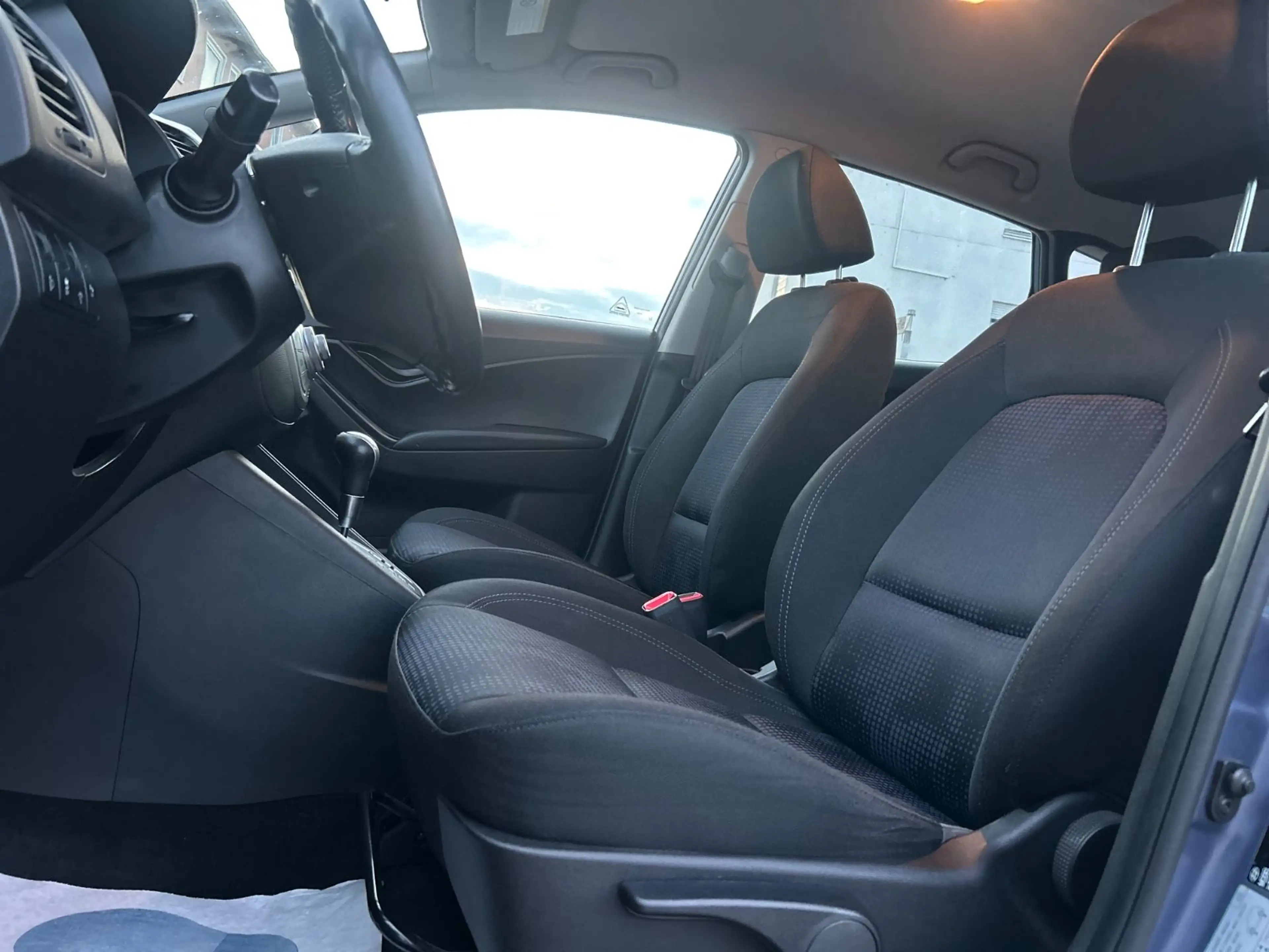 Hyundai iX20 FIFA world Cup Edition 1.HAND-AUTOMATIK-SHZ — photo 11