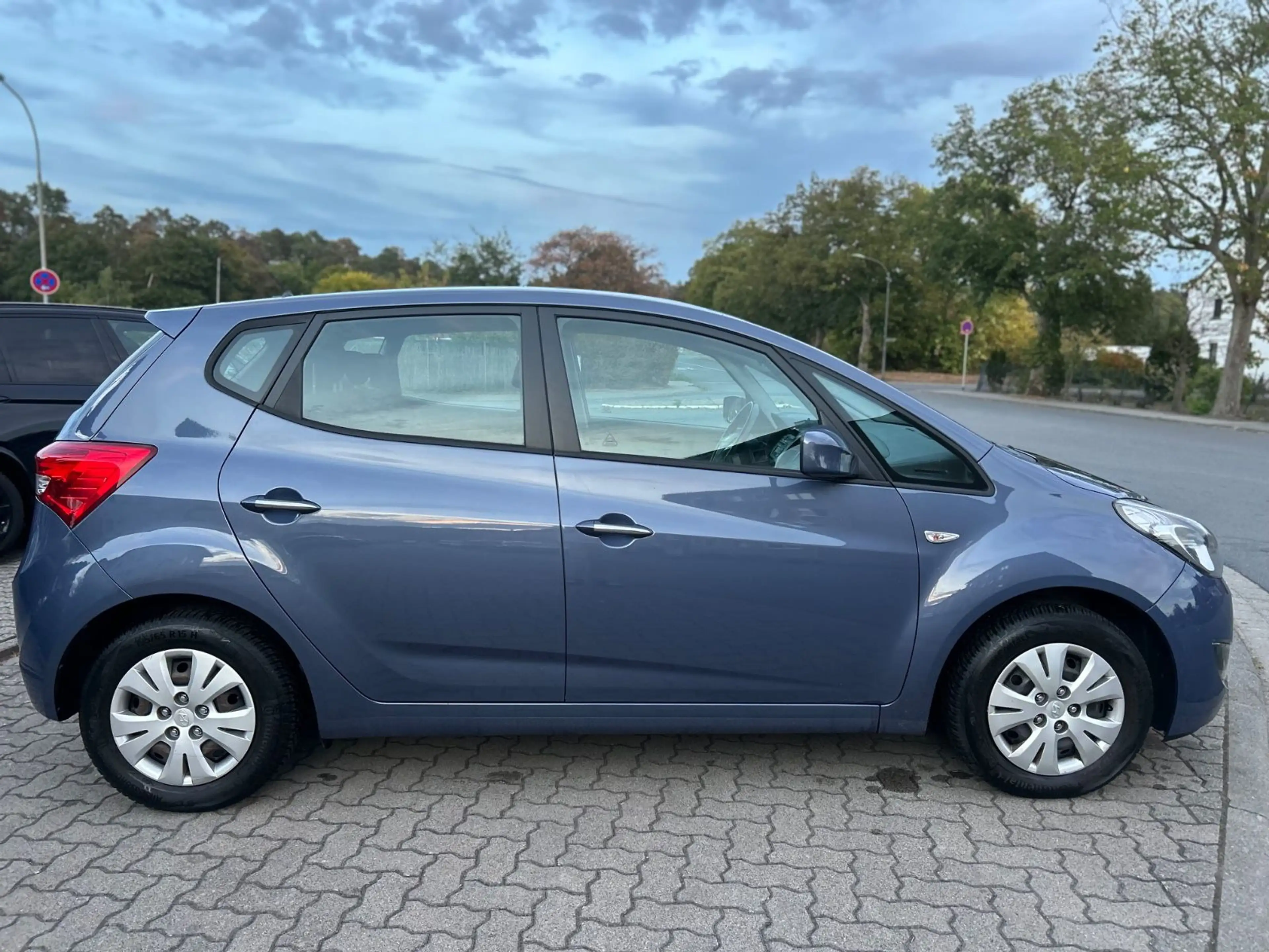 Hyundai iX20 FIFA world Cup Edition 1.HAND-AUTOMATIK-SHZ — photo 3