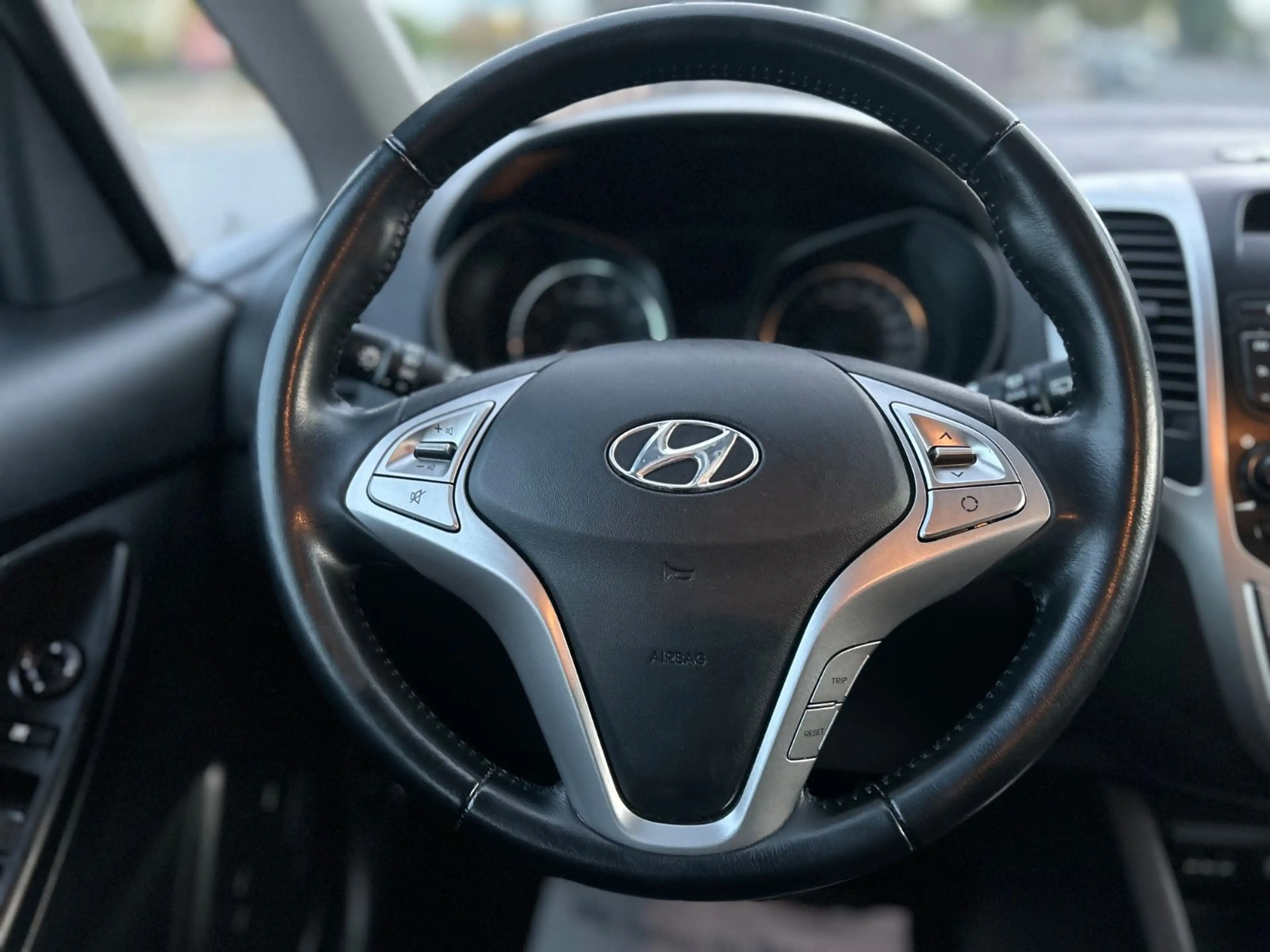 Hyundai iX20 FIFA world Cup Edition 1.HAND-AUTOMATIK-SHZ — photo 14
