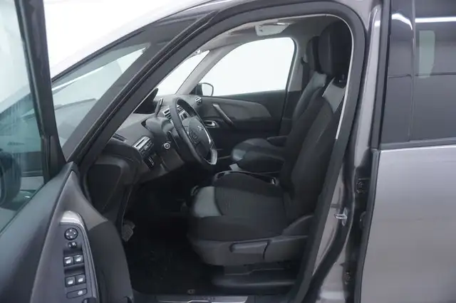 Citroen Grand C4 Spacetourer view 10