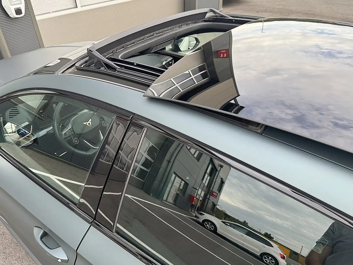 CUPRA Leon VZ 1,5 TSI eHybrid 272 DSG *PANO *19ZOLL *TRAVE... Grau - 2