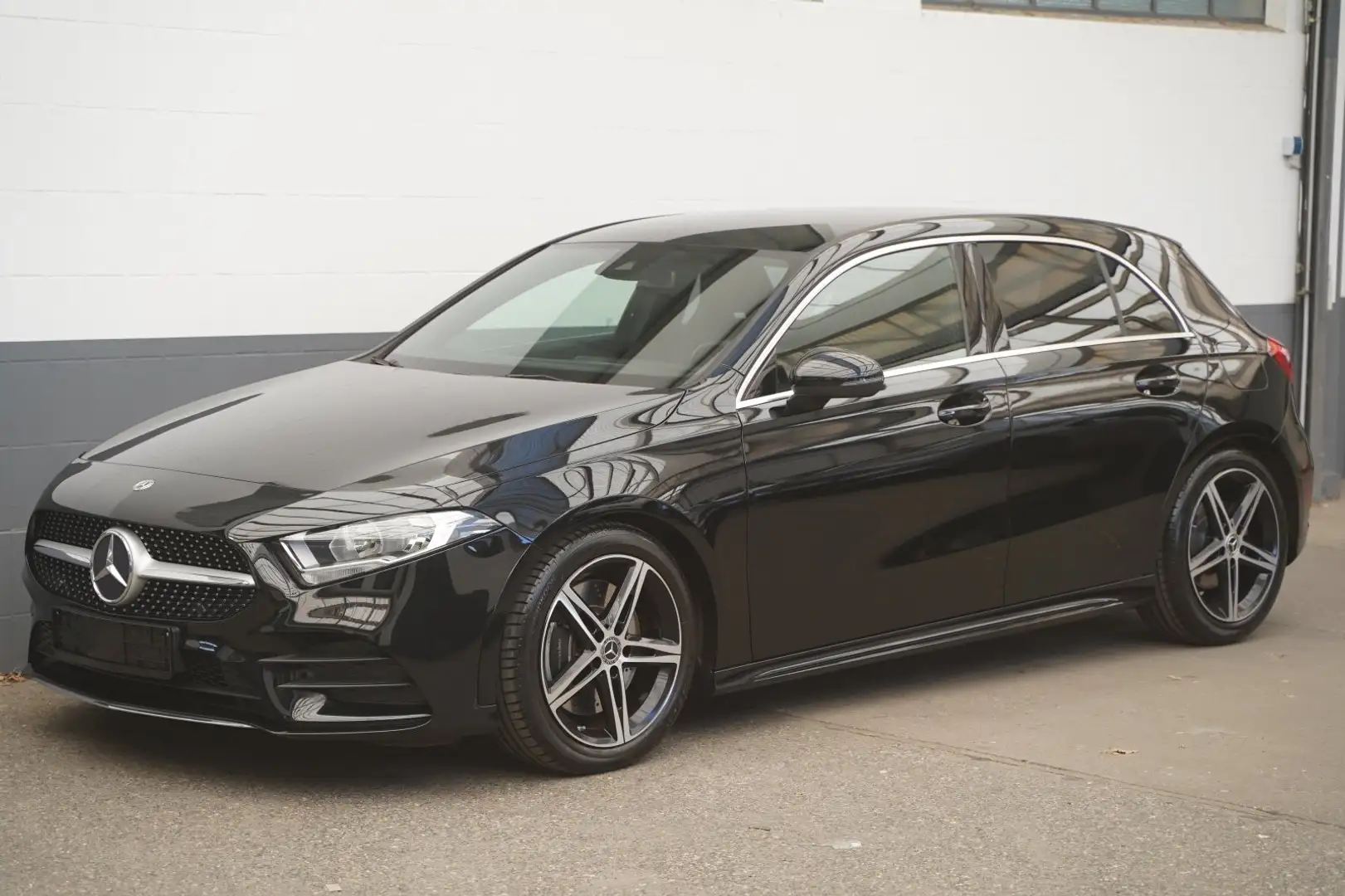Mercedes-Benz A 250 AMG Line *Navi*MBUX*Navi* Noir - 1