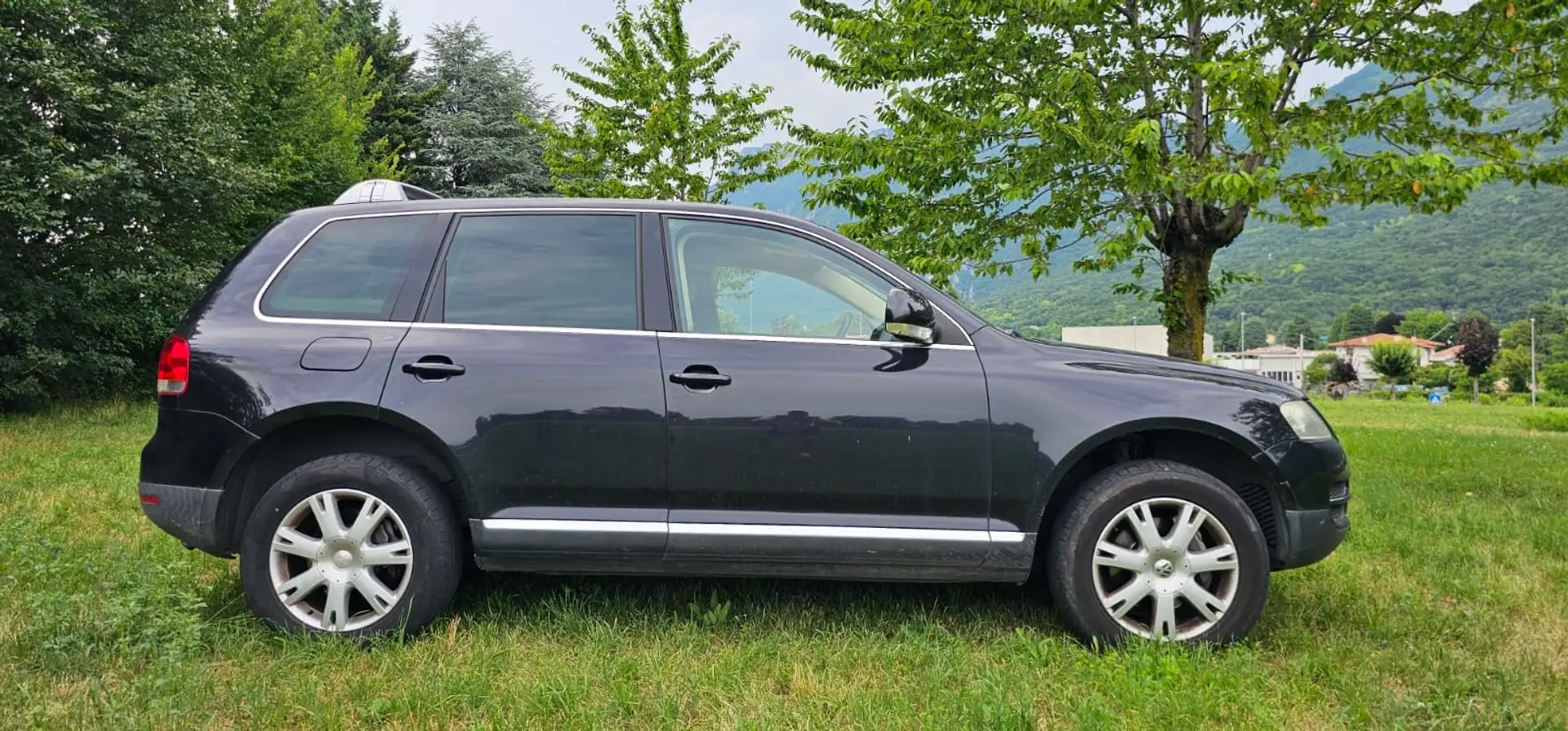 Volkswagen Touareg 3.0 V6 tdi tiptronic dpf Noir - 2