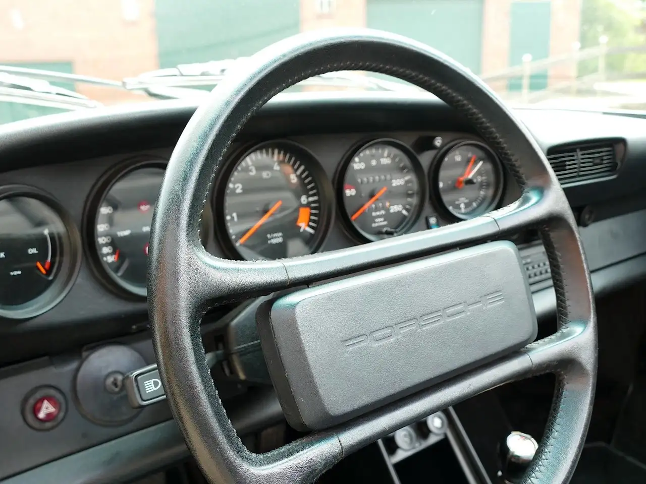 Porsche 911 3,2 Carrera Cabriolet in grandprix weiß, foto 8