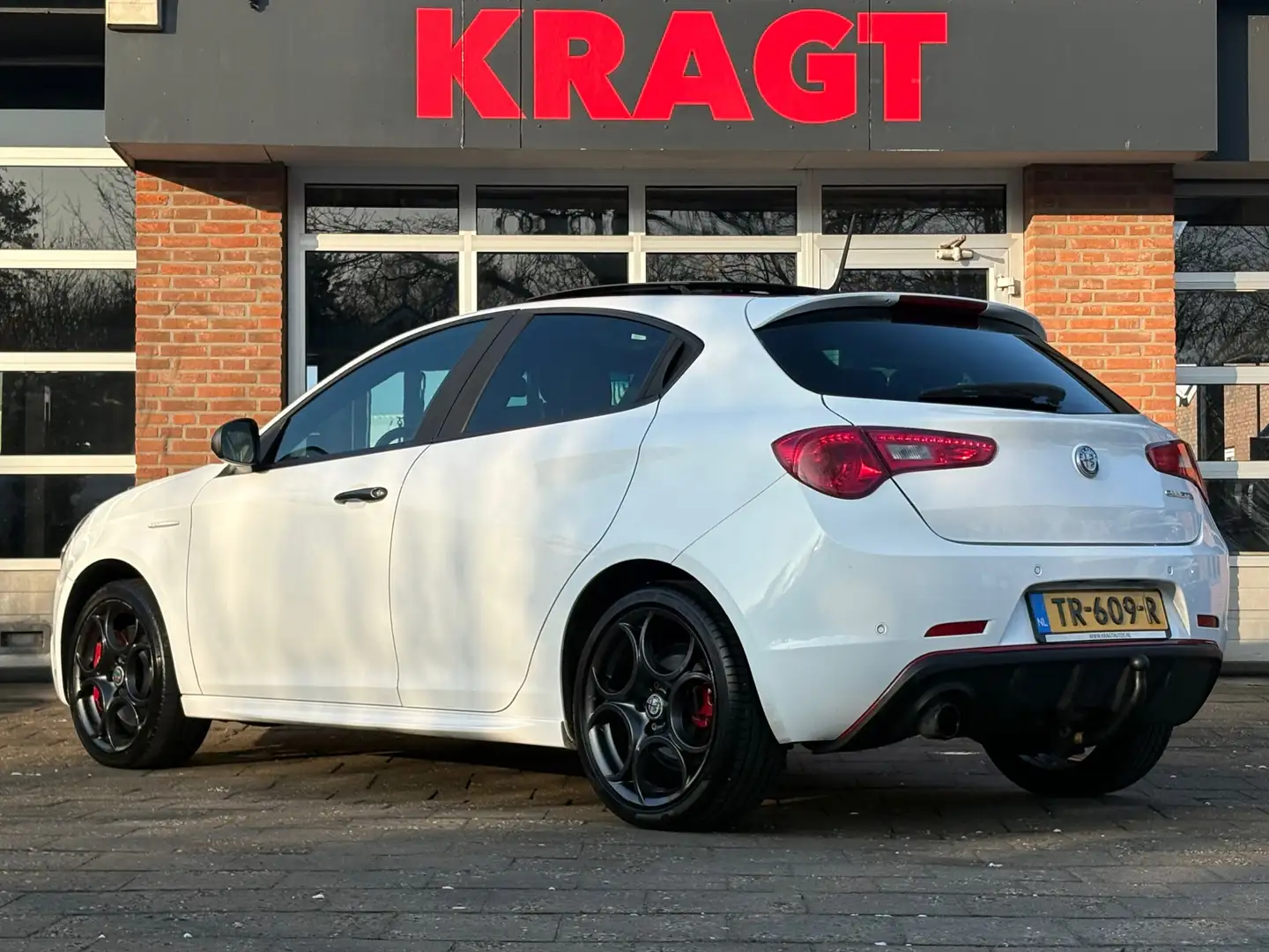 Alfa Romeo Giulietta 1.4 Turbo MultiAir Super 170 pk - AUTOMAAT - Panor Blanc - 2