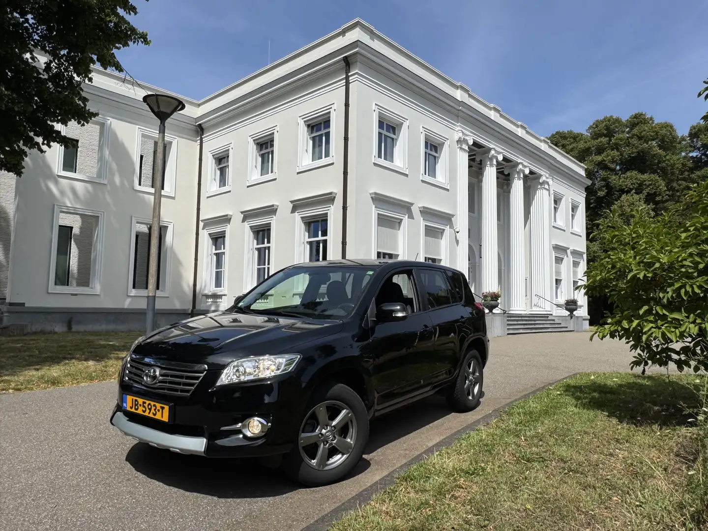 Toyota RAV 4 2.0 VVTi AUT, HALFLEDER, Executive Business Zwart - 1