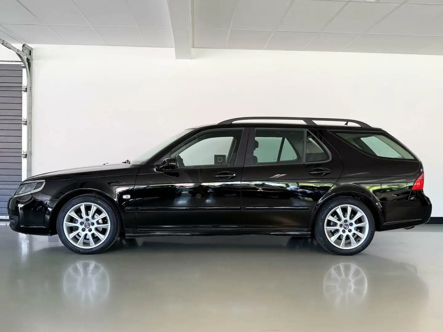 Saab 9-5 Estate 2.3t Hirsch 220pk Business | ECC | Navigati Zwart - 2