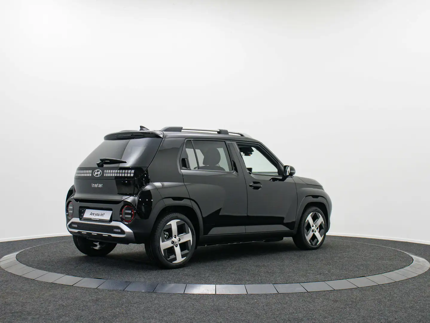Hyundai Inster Electric 42 kWh E-Motion Automaat (Abyss Black Pea Zwart - 2