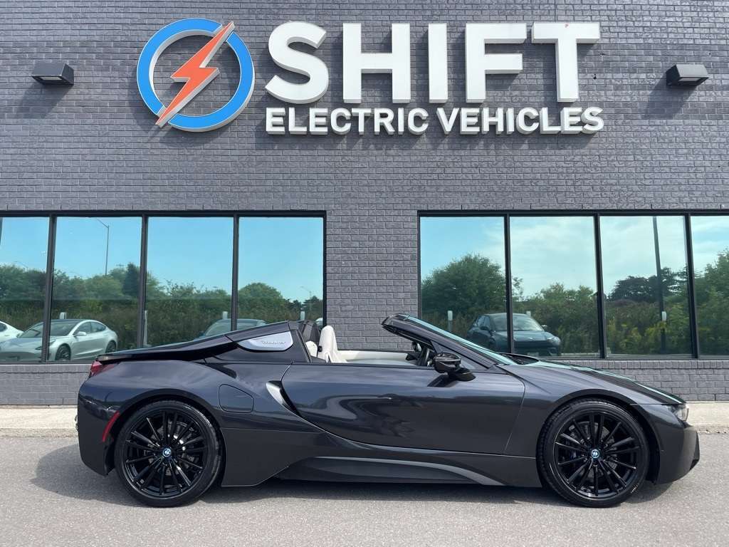 2019 BMW i8 Roadster
