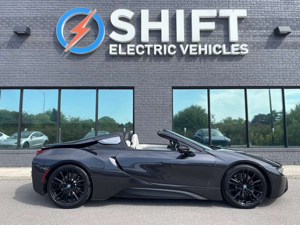 2019 BMW i8 ROADSTER ULTRA RARE, SUPER CLEAN! Brand new tires!