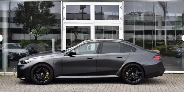 BMW M5 2025, foto 7