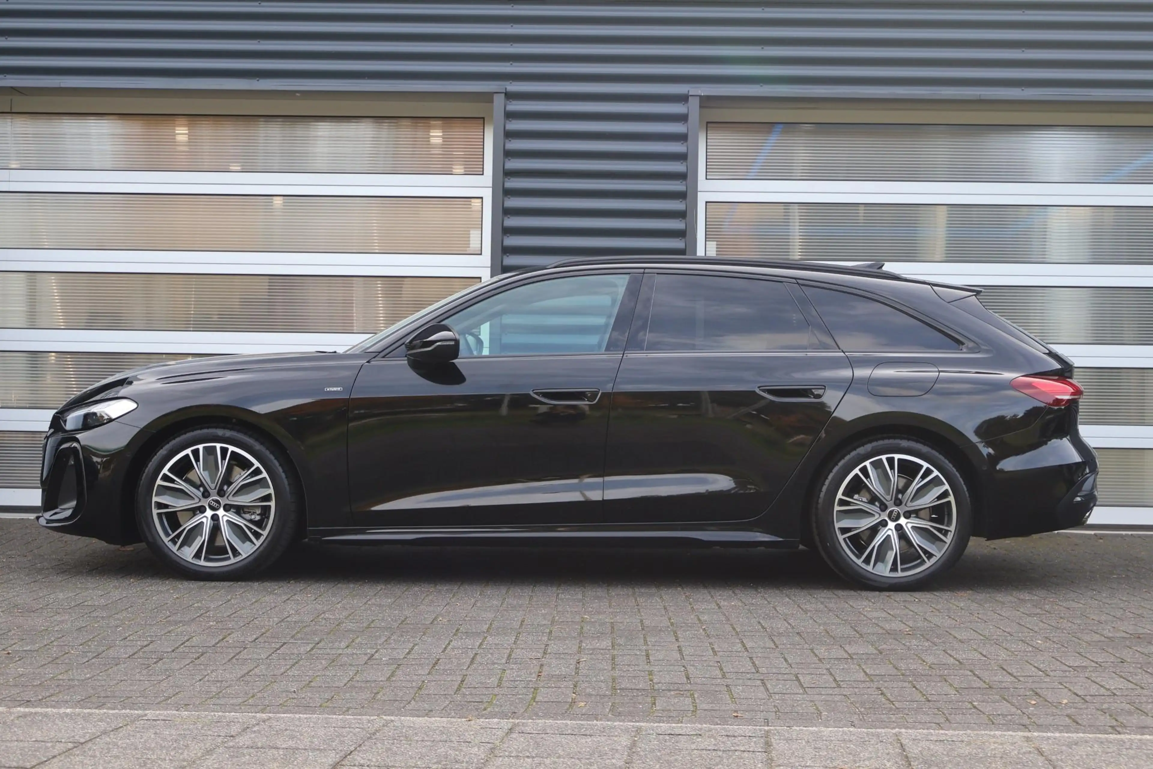Audi A5 Avant 2.0 e-hybrid 299pk quattro S edition | Trekh — photo 12