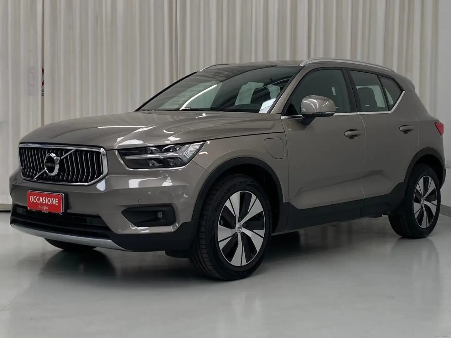 Volvo XC40 1.5 t5 phev Inscription Expression auto Goud - 1