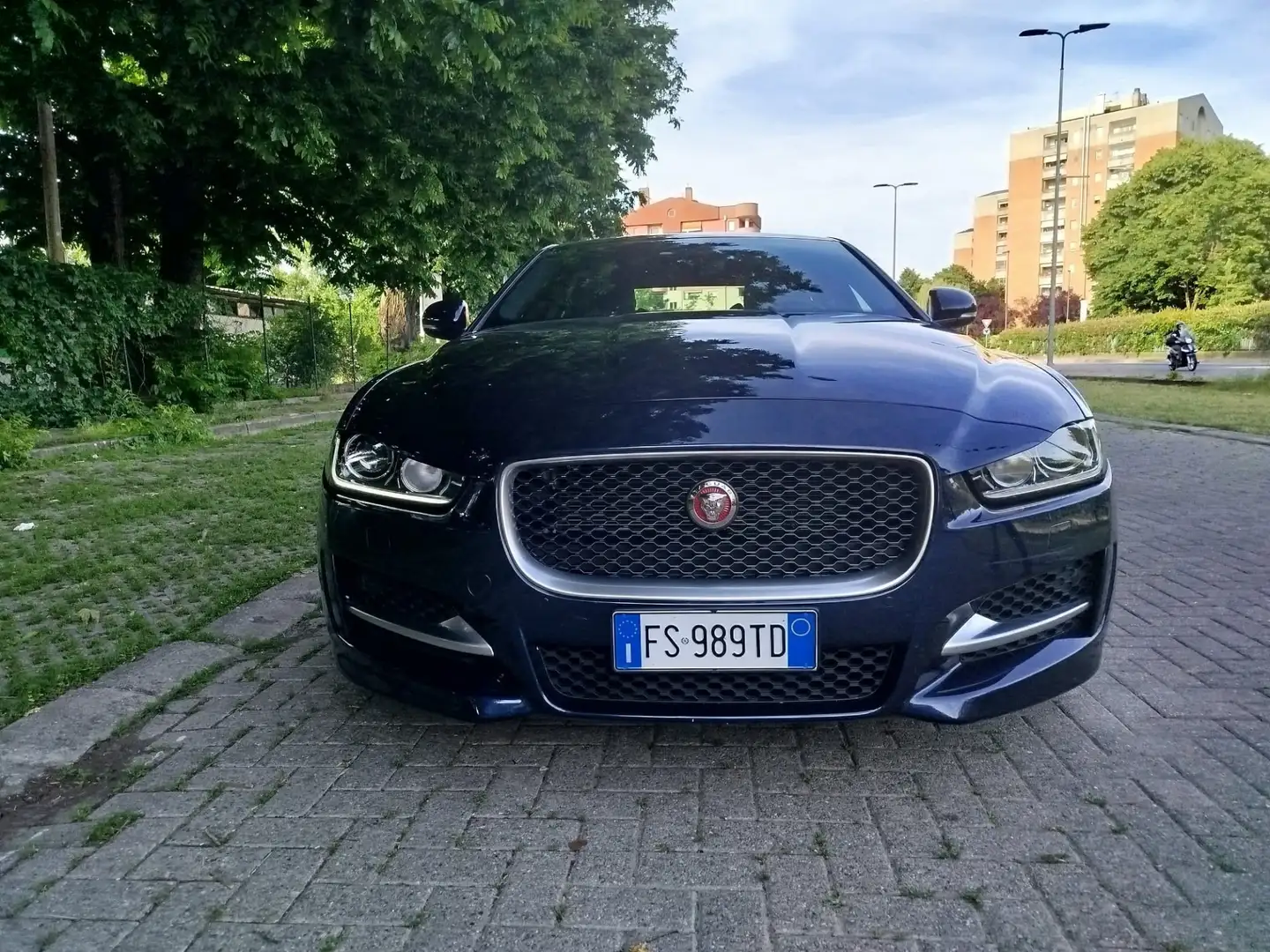 Jaguar XE 2.0d i4 R-Sport awd 180cv auto my19 - 2