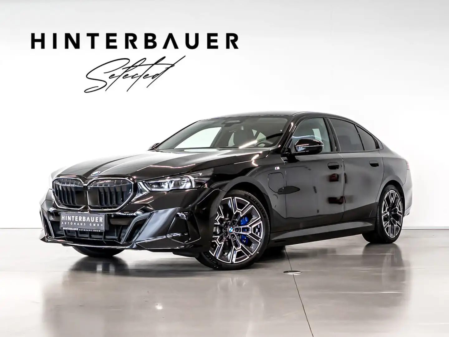BMW 550 e xDrive M-SPORT*AHK*BW*LED*ICONIC-GLOW*HEADUP Schwarz - 1