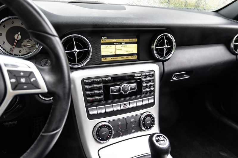 Mercedes-Benz SLK 200 — photo 11