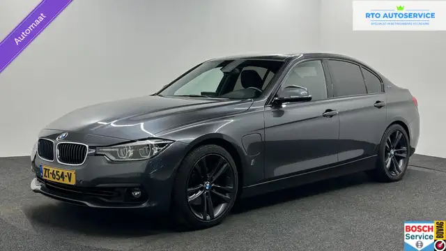 BMW 330 3-serie 330e CAMERA CARPLAY NAVI CRUISE LM ECC STO