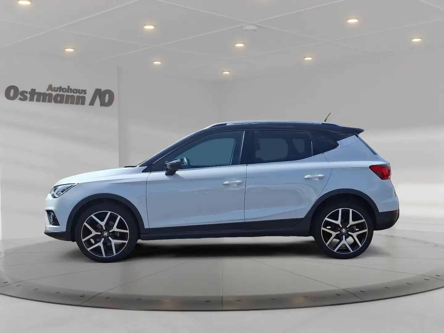 SEAT Arona 1.0 TSI FR AHK 18'' LED SHZ CarPlay ACC Blanc - 2