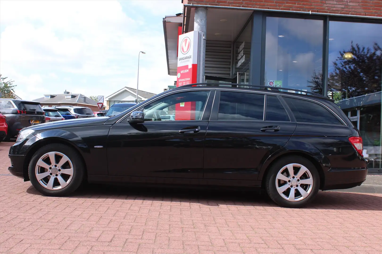Mercedes-Benz C 180 C CGI AUT. *Business* | Trekhaak | Cruise & Climat Zwart - 2