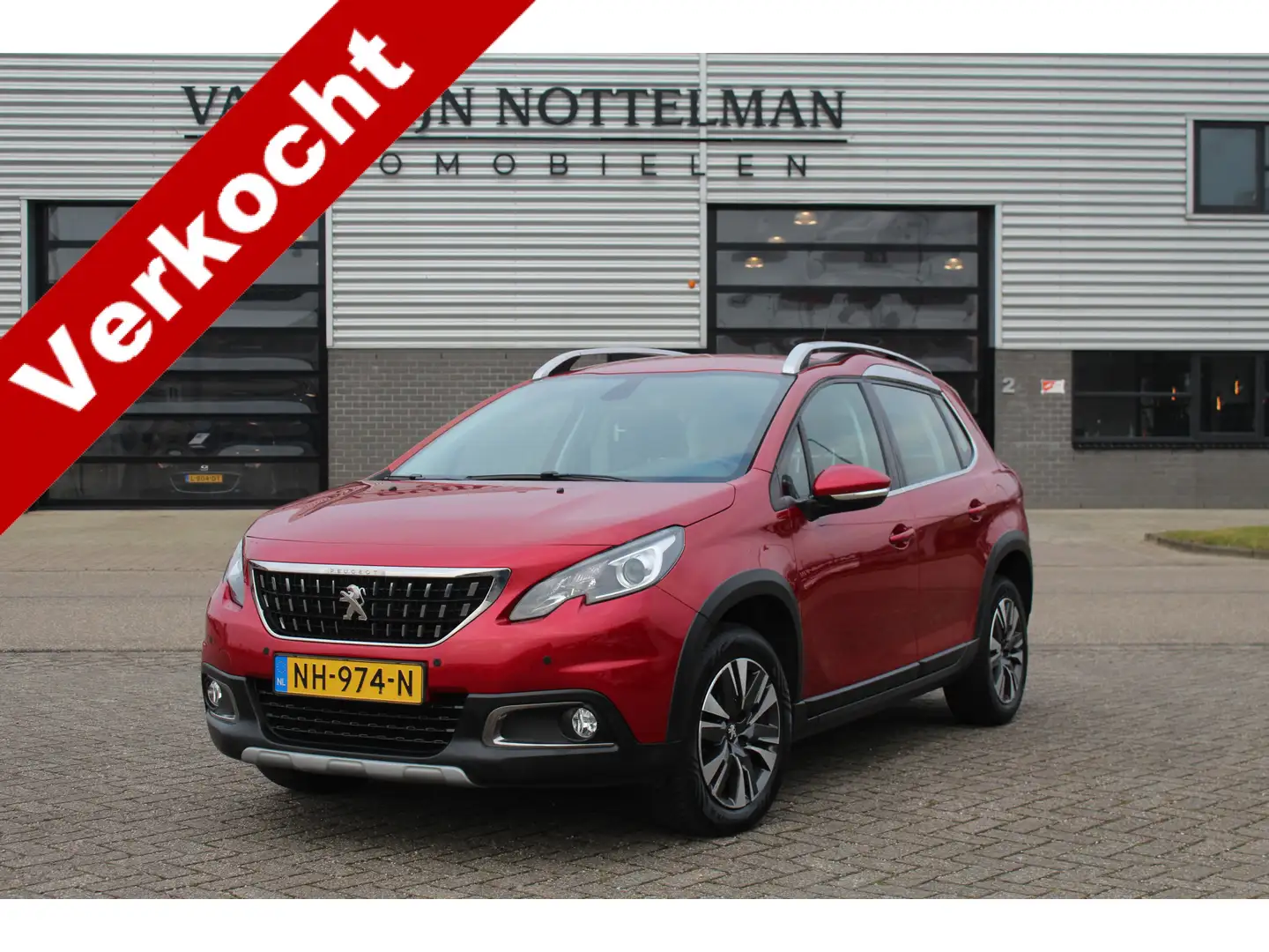 Peugeot 2008 1.2 PureTech Allure / Carplay / Clima / PDC / N.A. Czerwony - 1