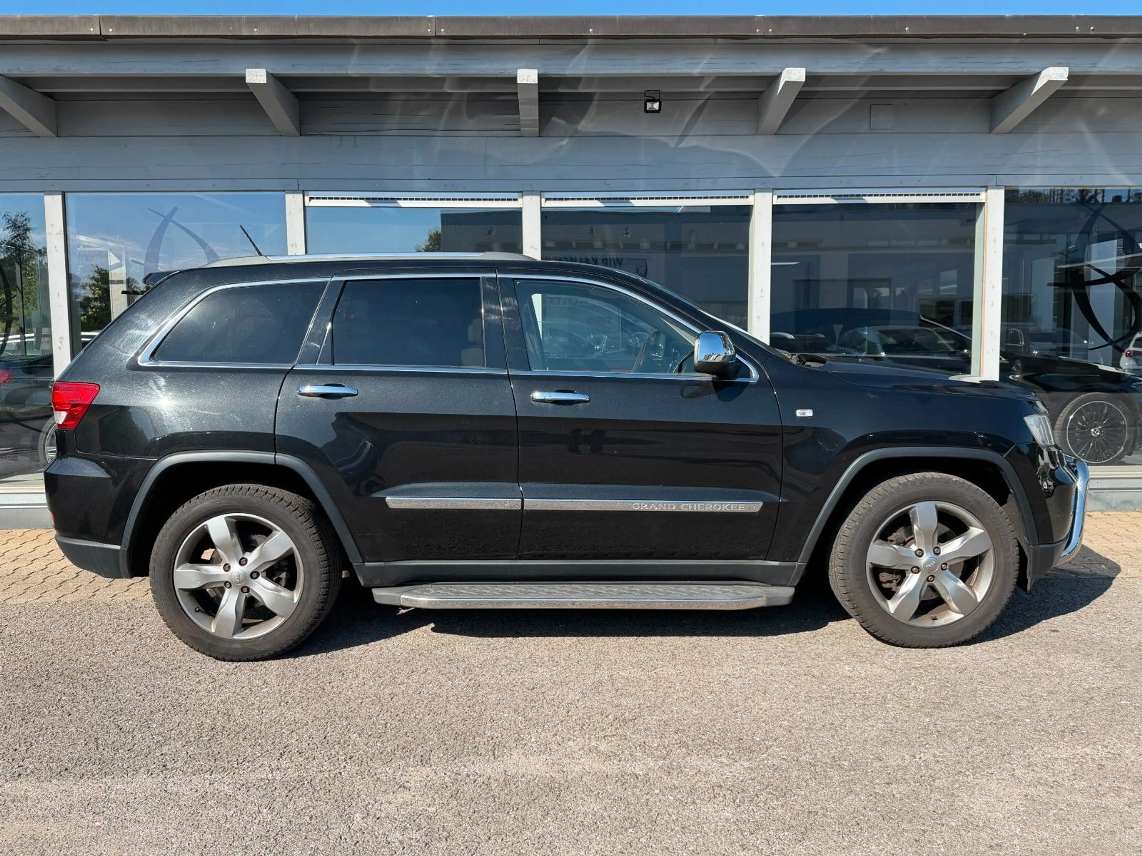 Jeep Grand Cherokee 3.0 CRD Overland *SITZKLIMA*PANO* — photo 5