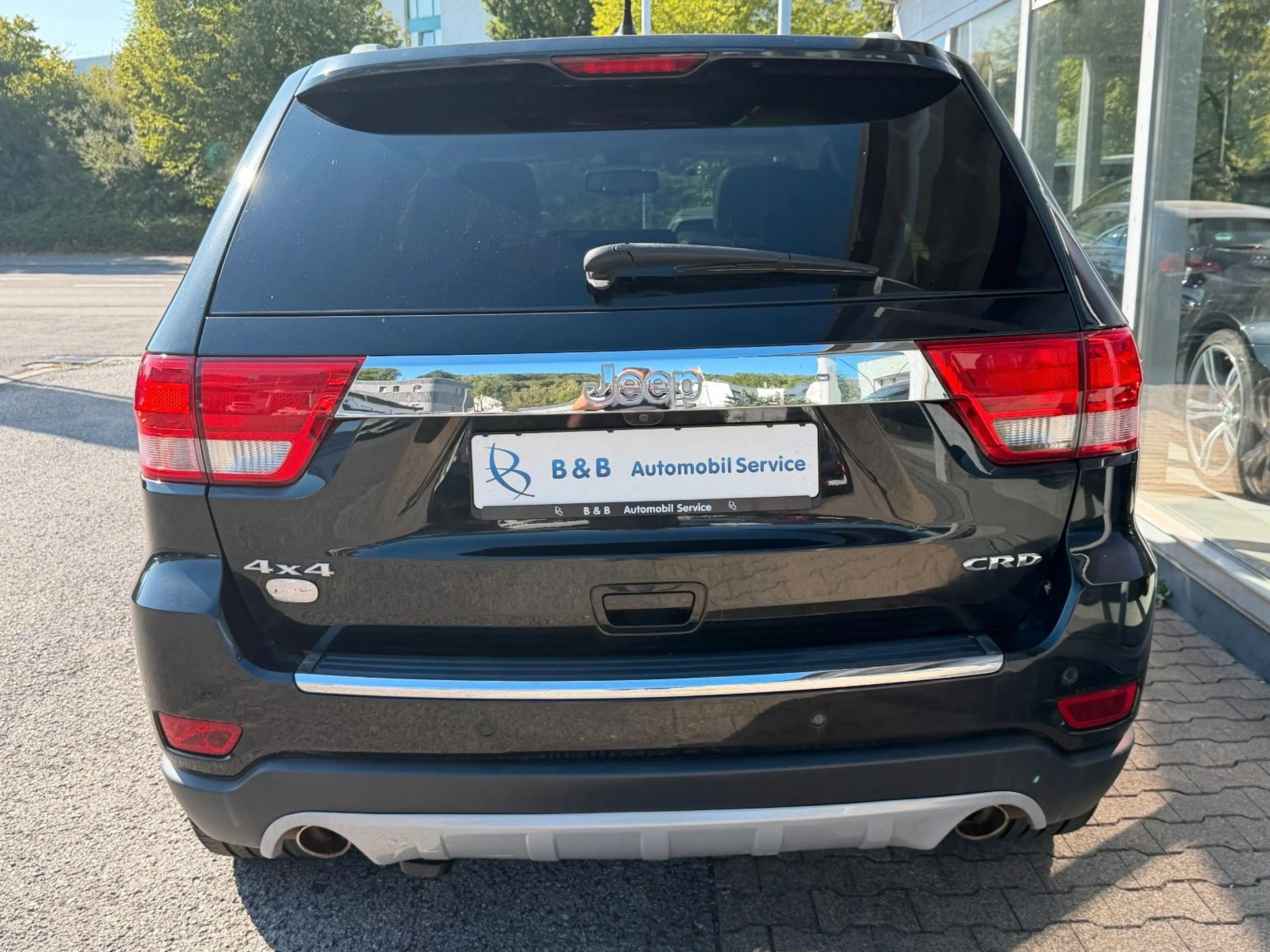 Jeep Grand Cherokee 3.0 CRD Overland *SITZKLIMA*PANO* — photo 8