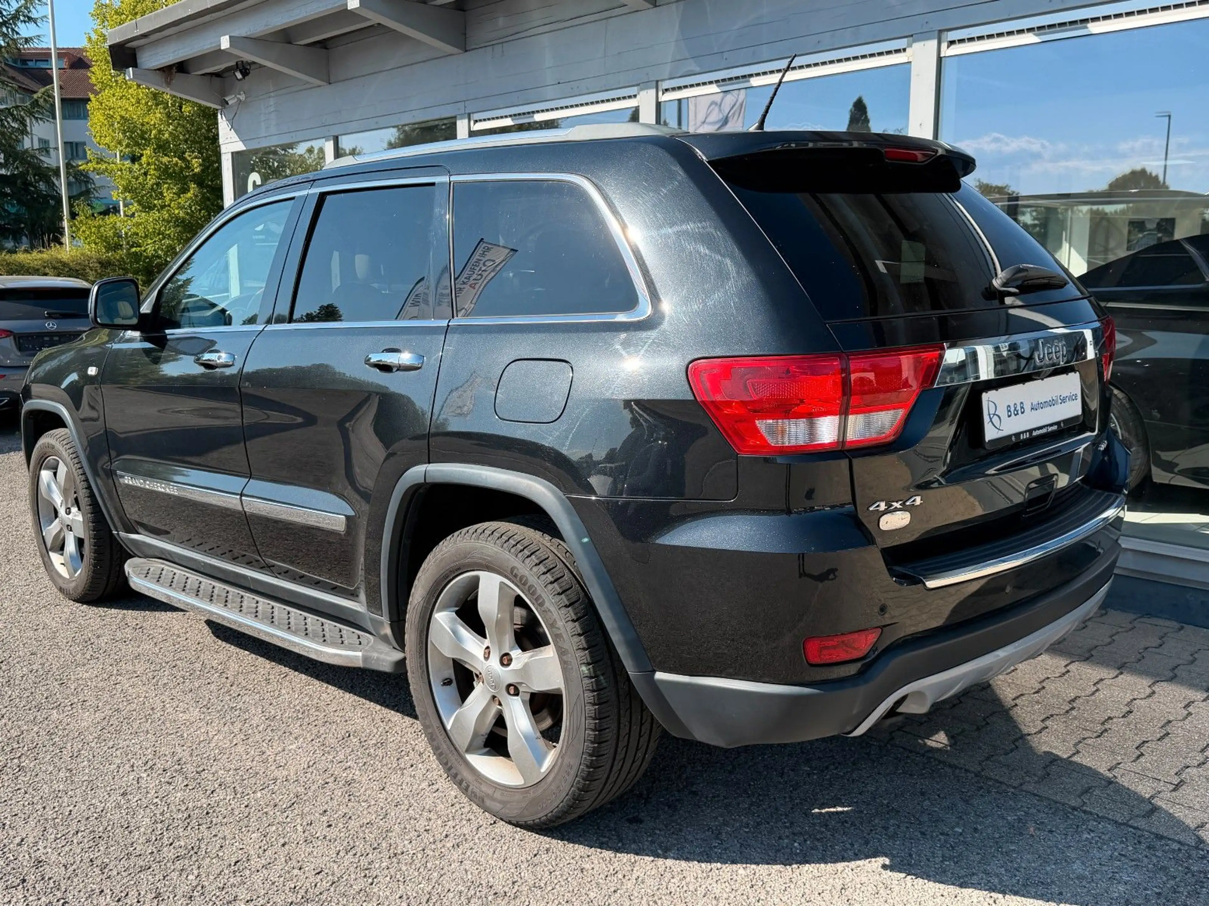 Jeep Grand Cherokee 3.0 CRD Overland *SITZKLIMA*PANO* — photo 3