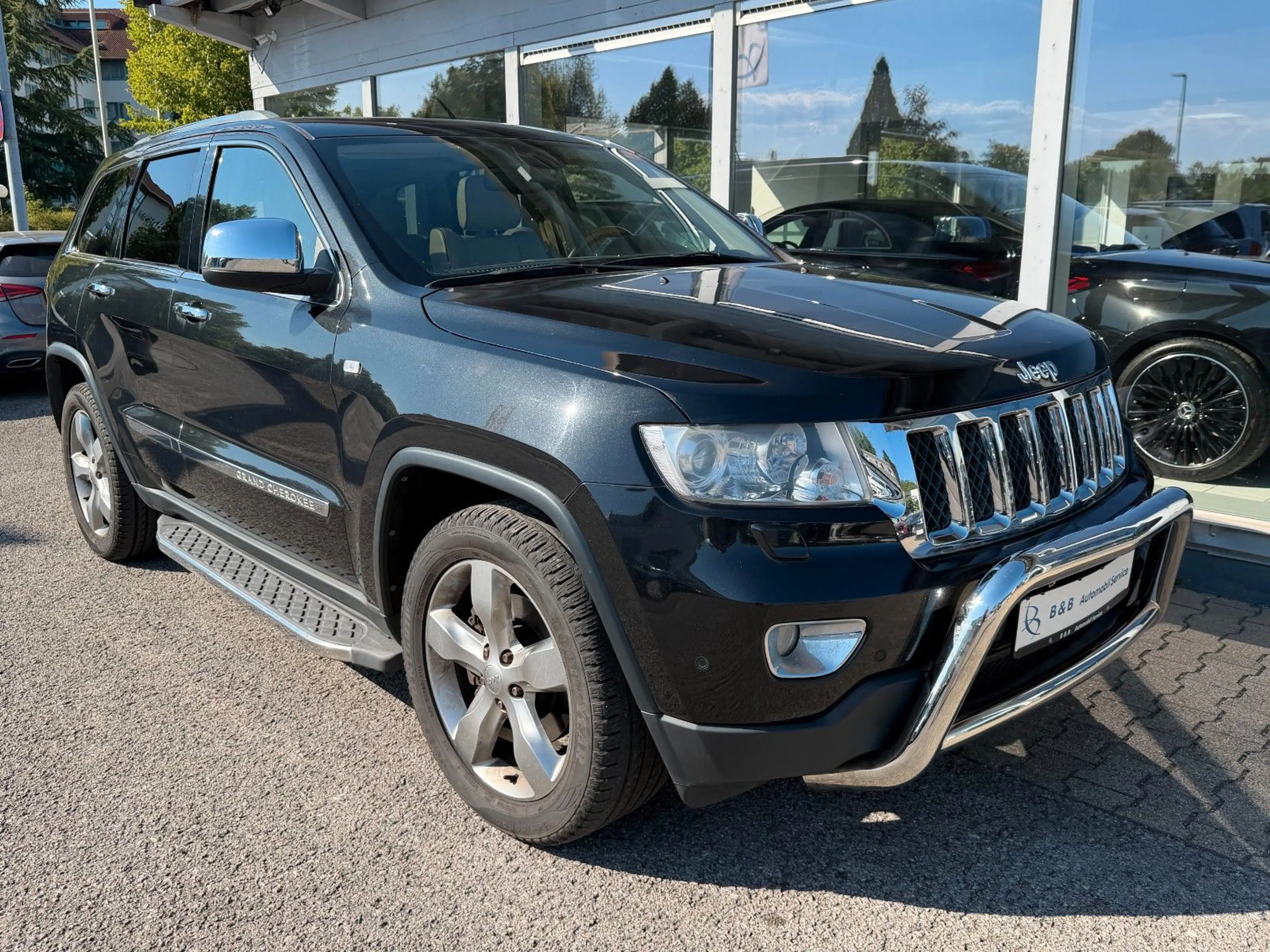 Jeep Grand Cherokee 3.0 CRD Overland *SITZKLIMA*PANO* — photo 4