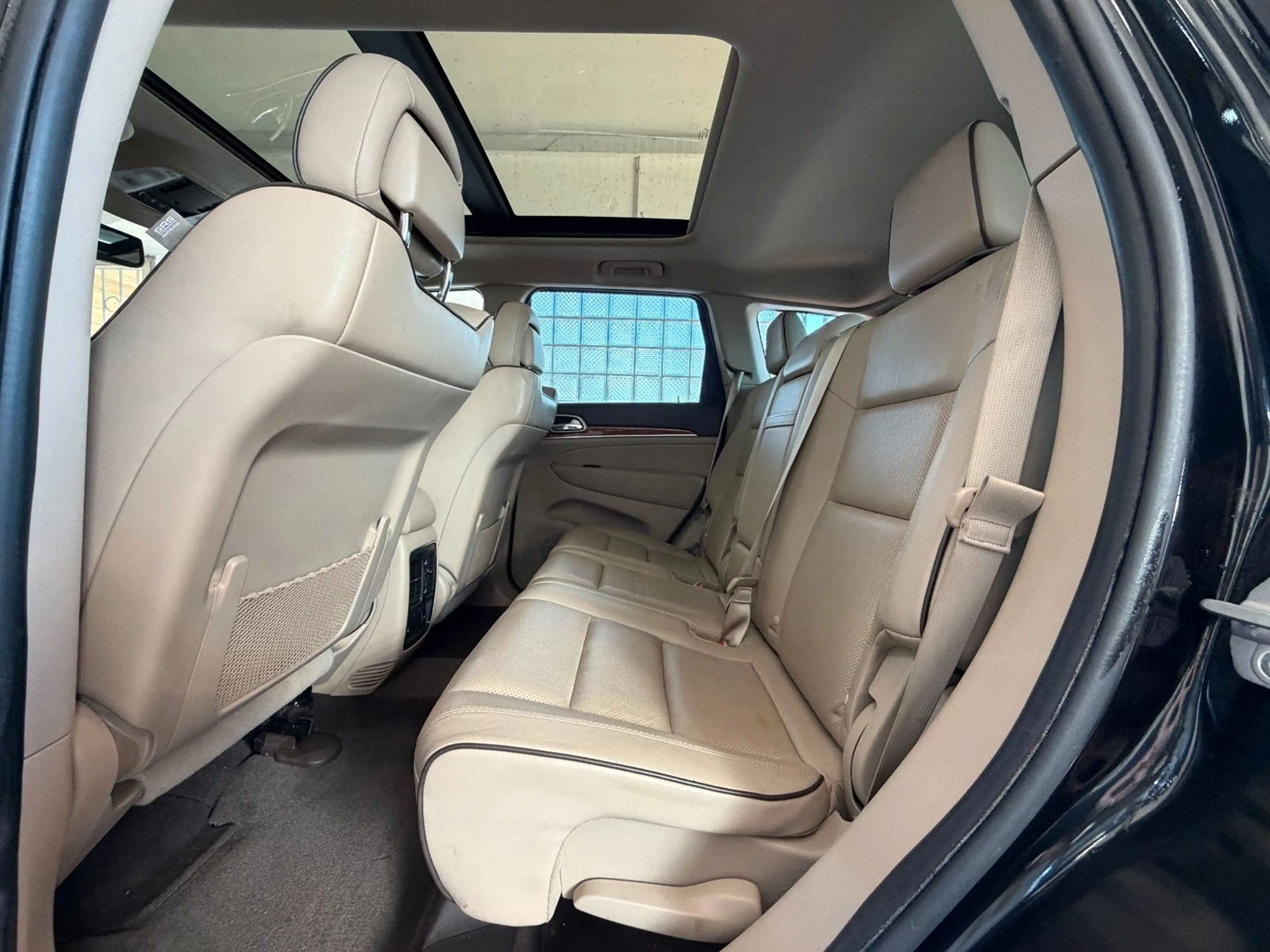 Jeep Grand Cherokee 3.0 CRD Overland *SITZKLIMA*PANO* — photo 14