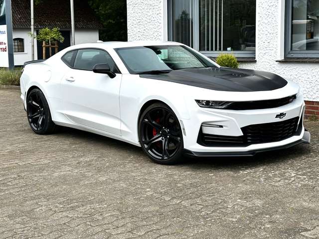 Imagine Chevrolet Camaro 6,2 V8 1LE  HeadUp RECARO  Schalter