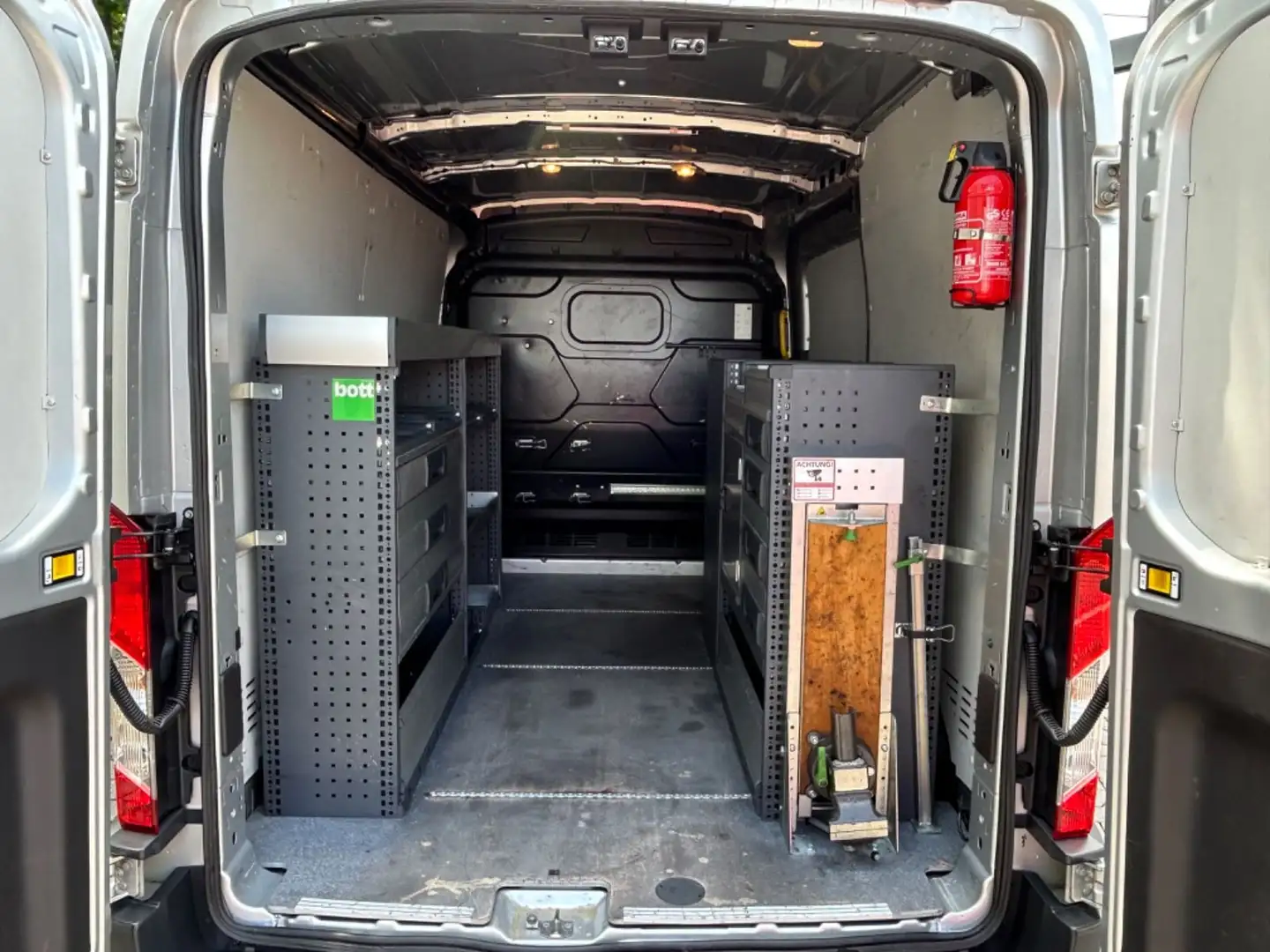 Ford Transit Kasten 310 L2H2 Regale Werkstatt Standhz Silber - 1