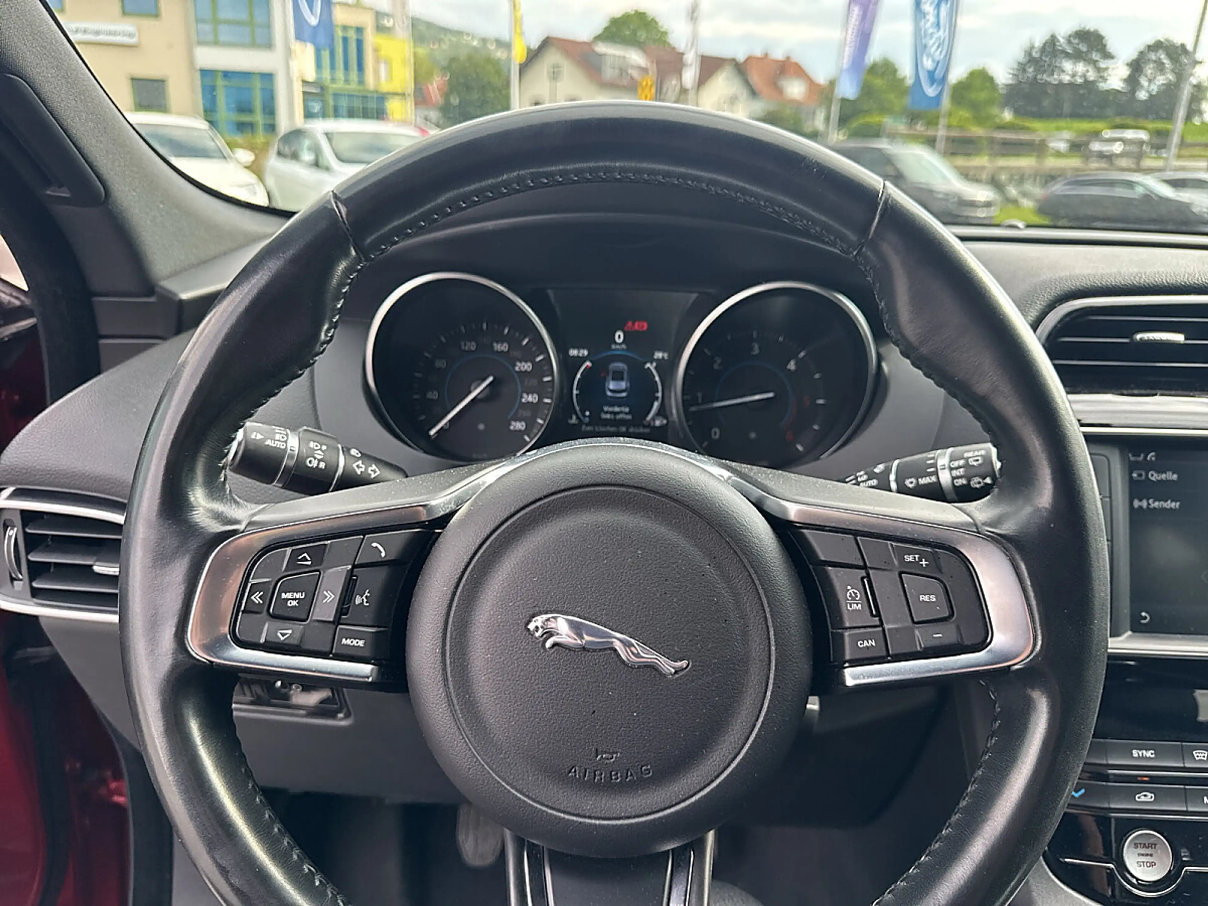 Jaguar F-Pace 20d AWD R-Sport — photo 14