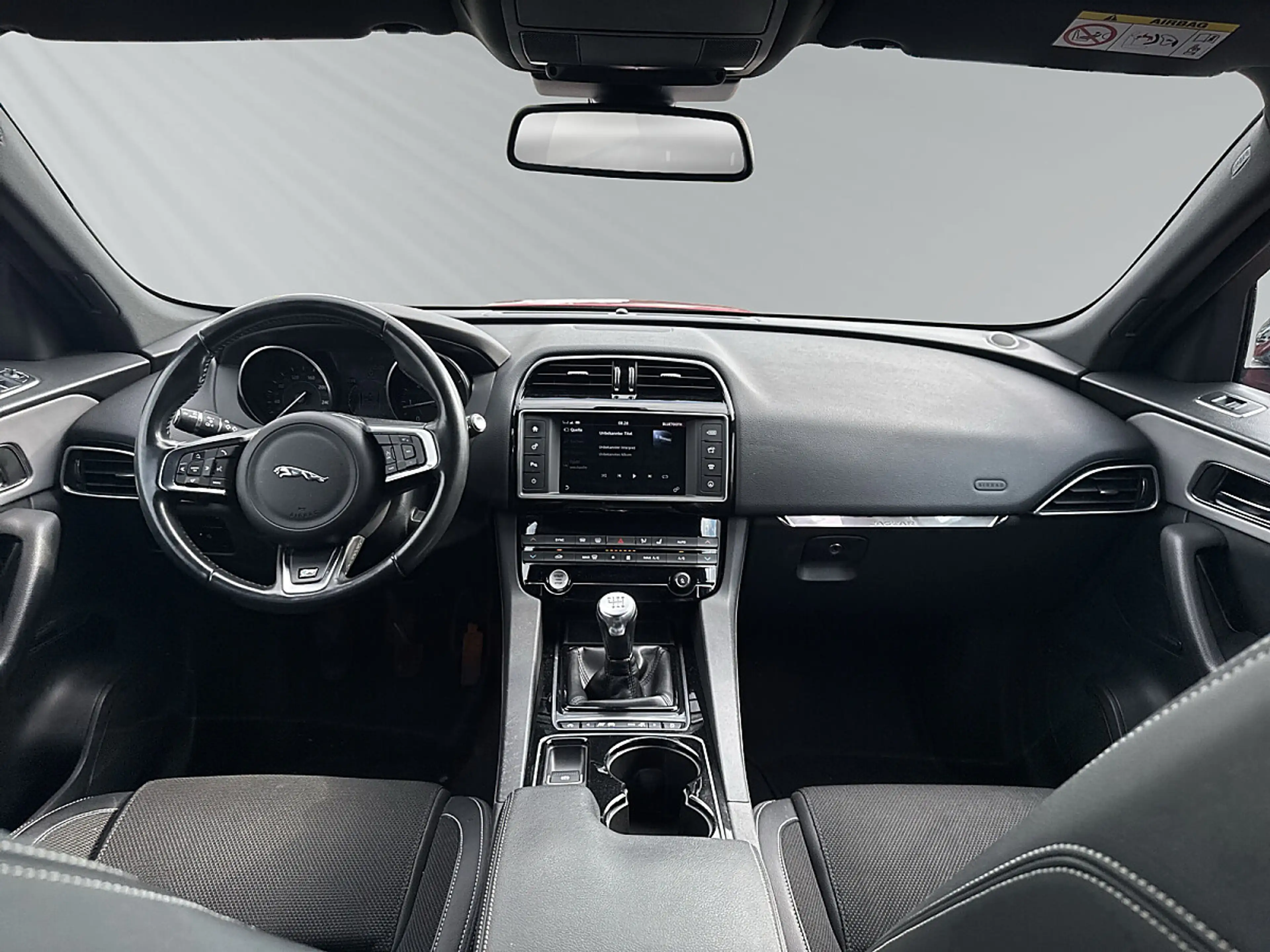 Jaguar F-Pace 20d AWD R-Sport — photo 11