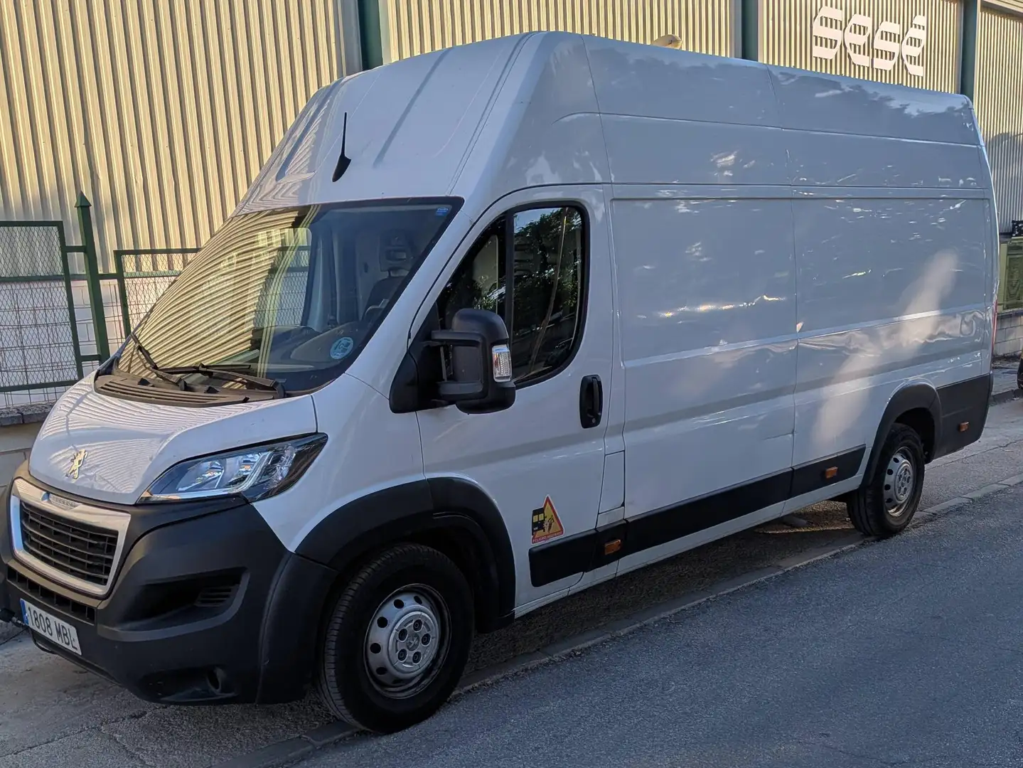 Peugeot Boxer Boxer Furgón 2.2BlueHDI 435 L4H3 S Blanco - 2