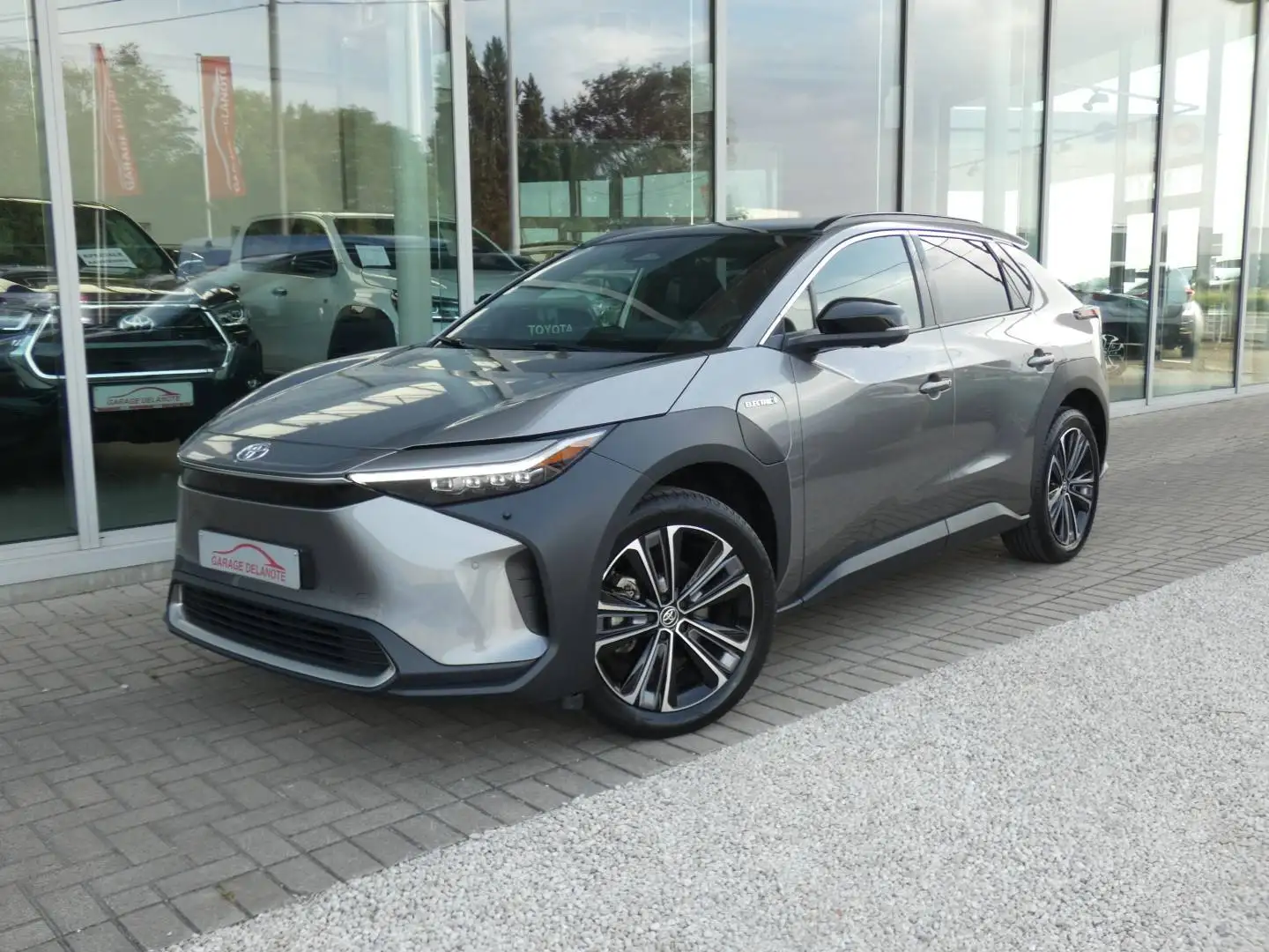 TOYOTA Bz4x