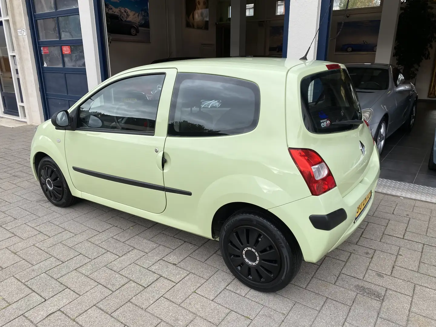 Renault Twingo 1.2 Authentique NL AUTO/NW APK Groen - 2