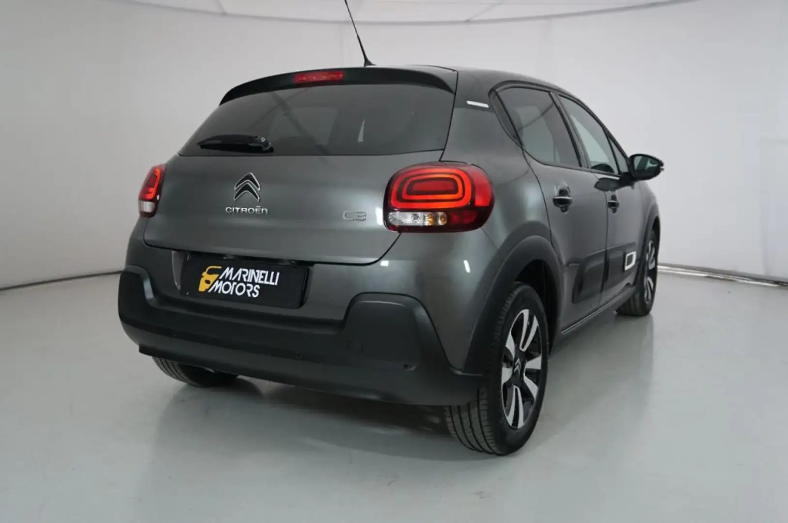 Citroen C3 1.2 PURETECH 110CV MAX Gris - 2