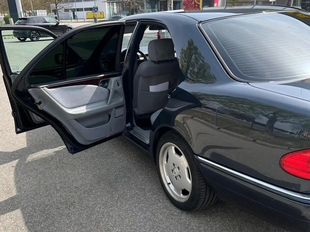 Mercedes-Benz E 280 Elegance Aut., foto 5